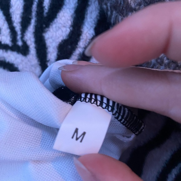 Black w/ Silver Sparkles Monokini - Picture 4 of 6